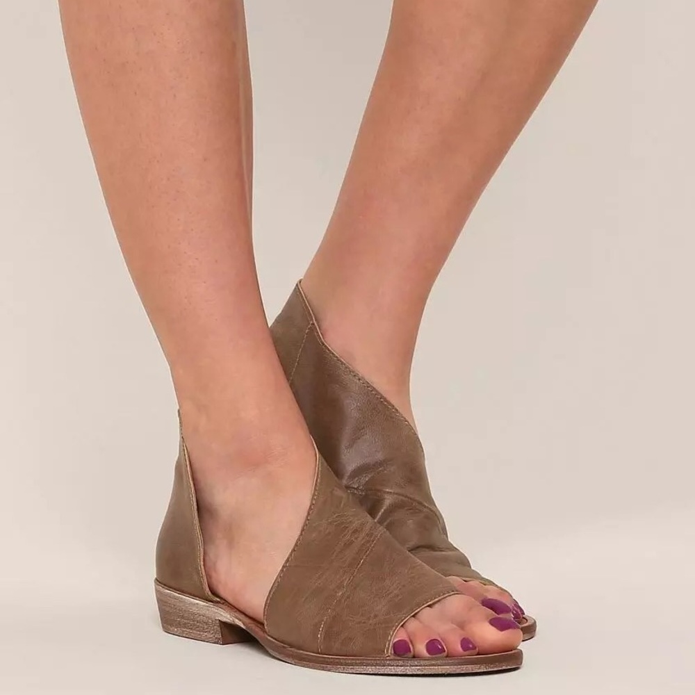 Free People open toe sandals. Brown. Size 38. GUC.